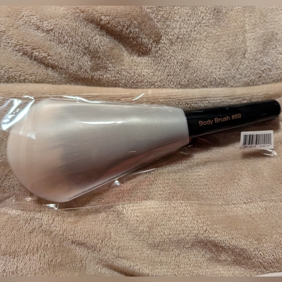 Scott Barnes | #69 The Body Brush - Picture 2 of 2